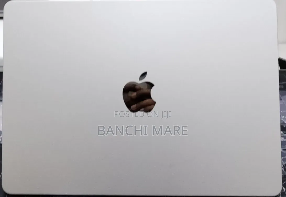 New Laptop Apple MacBook Air 2022 M2 8GB Apple M2 SSD 256GB