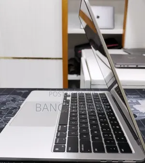 New Laptop Apple MacBook Air 2022 M2 8GB Apple M2 SSD 256GB