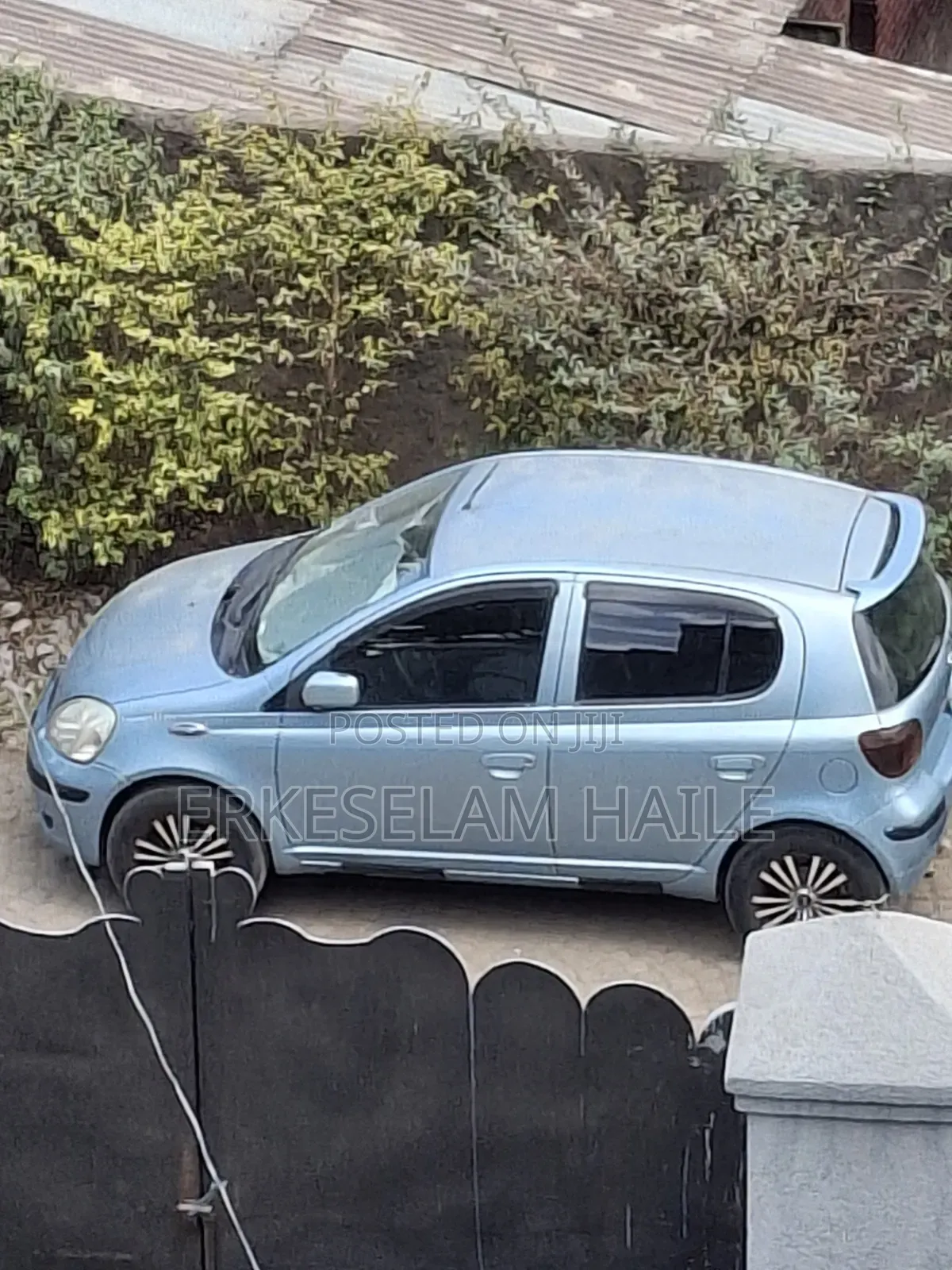 Toyota Vitz 2002 Blue