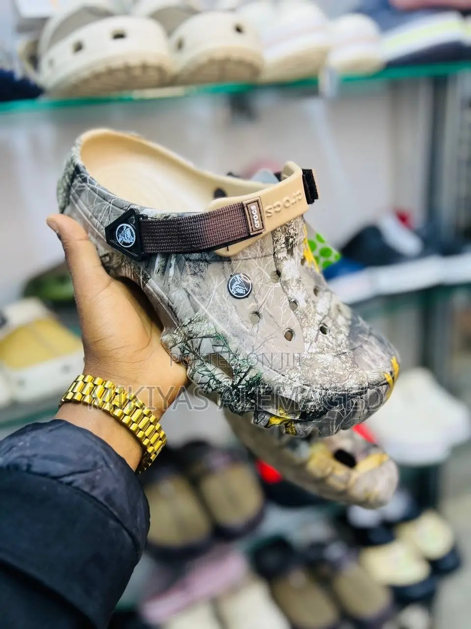 Original Crocs በተመጣጣኝ ዋጋ የልጆች በተለያየ የከለር እናየዲዛይን አማራጭ ያሉበት ድረስ እንልካለን