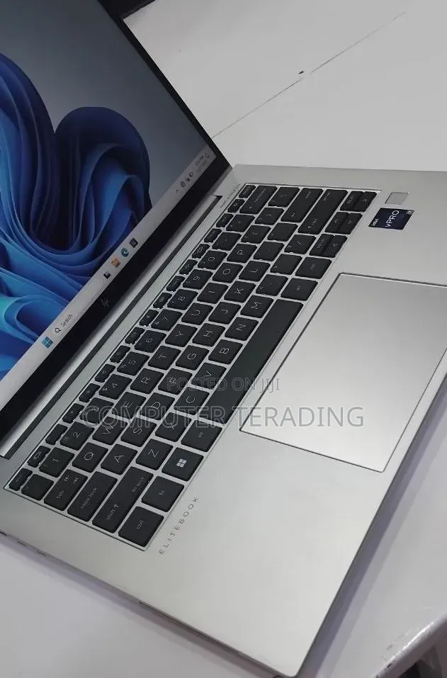 New Laptop HP EliteBook 840 G10 16GB Intel Core i7 SSD 512GB