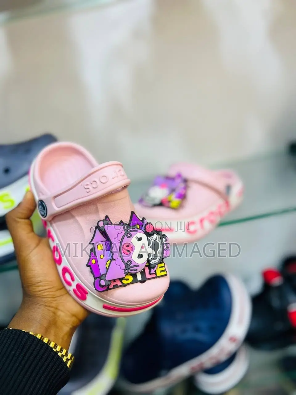 Original Crocs በተመጣጣኝ ዋጋ የልጆች በተለያየ የከለር እናየዲዛይን አማራጭ ያሉበት ድረስ እንልካለን
