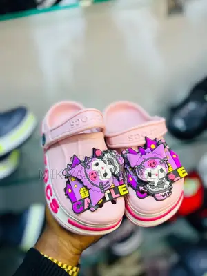 Original Crocs በተመጣጣኝ ዋጋ የልጆች በተለያየ የከለር እናየዲዛይን አማራጭ ያሉበት ድረስ እንልካለን