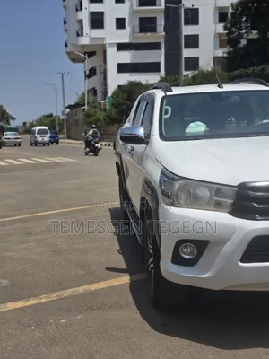 Toyota Hilux 2017 White