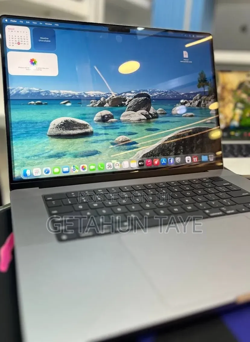 New Laptop Apple MacBook 8GB Intel Core i7 SSD 512GB