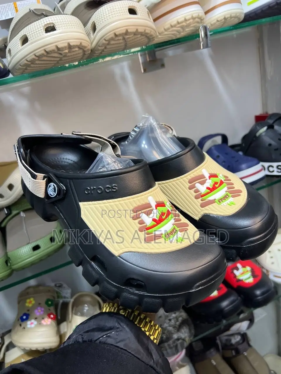 Original Crocs በተመጣጣኝ ዋጋ የልጆች በተለያየ የከለር እናየዲዛይን አማራጭ ያሉበት ድረስ እንልካለን