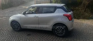 Suzuki Swift 2022 Silver