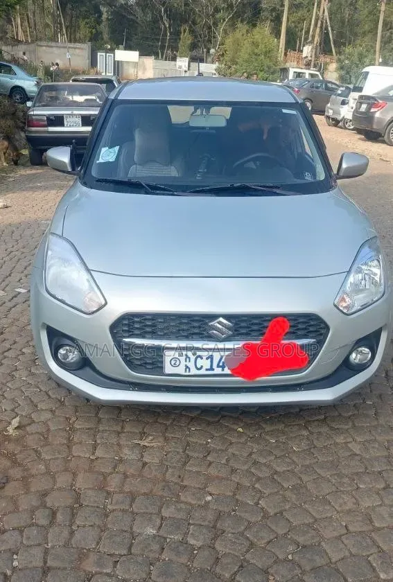 Suzuki Swift 2022 Silver