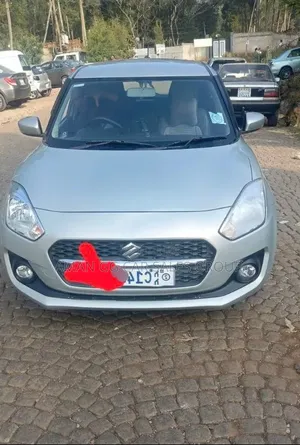 Suzuki Swift 2022 Silver