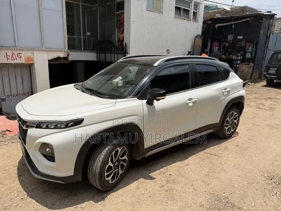 Suzuki Fronx 2023 White
