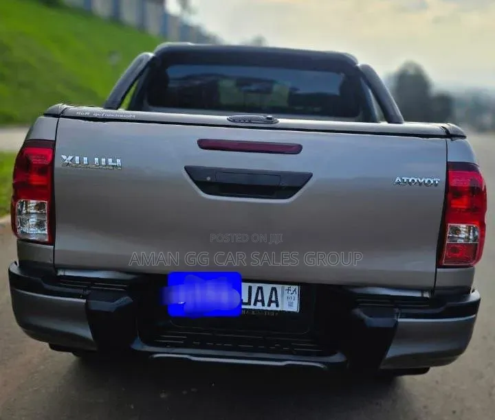 Toyota Hilux 2019 Gray