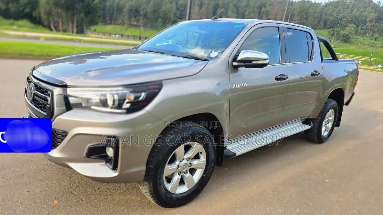 Toyota Hilux 2019 Gray