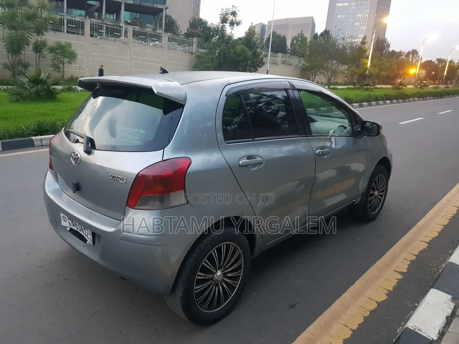 Toyota Yaris 2010 Gray