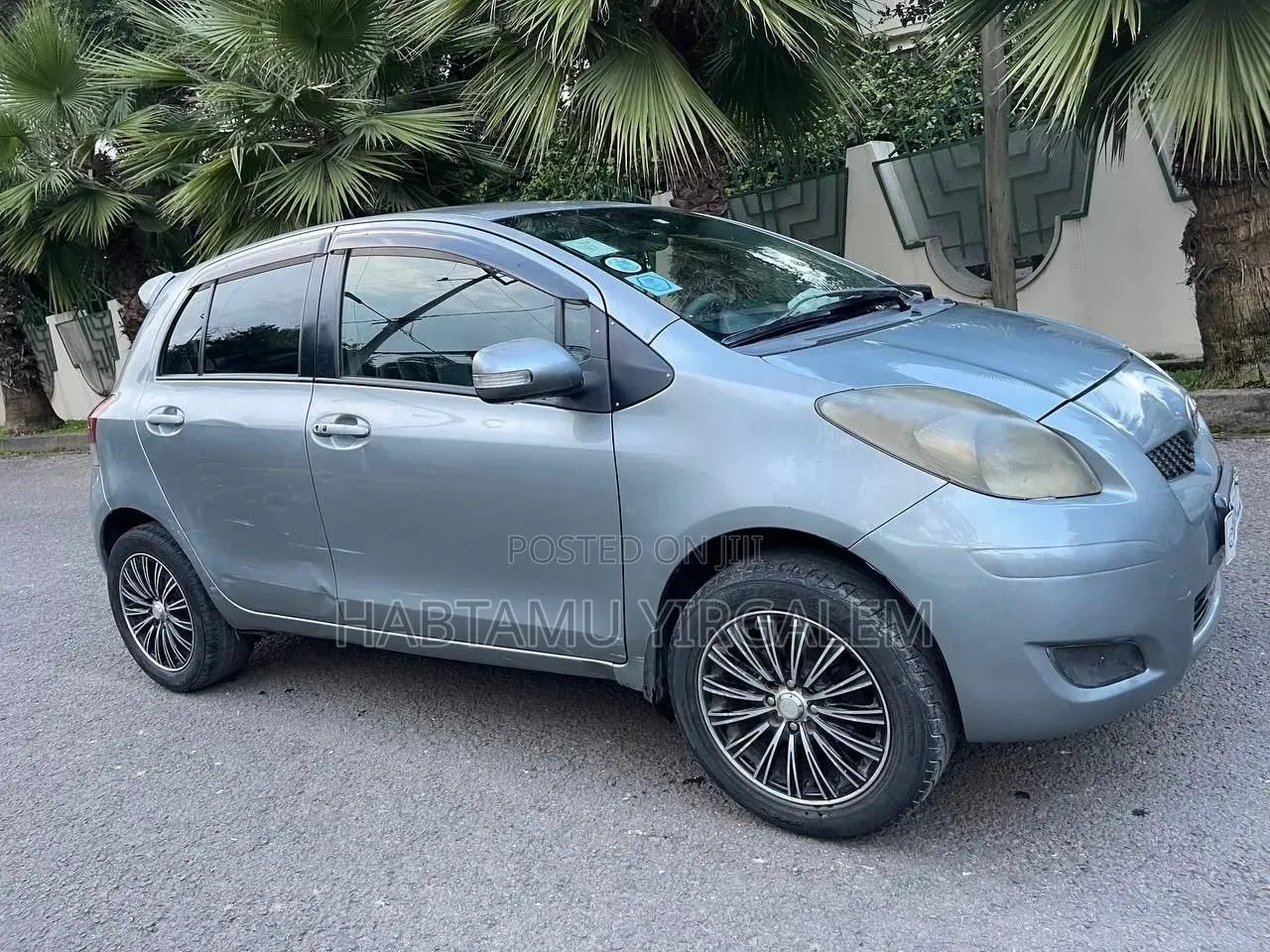 Toyota Yaris 2010 Gray