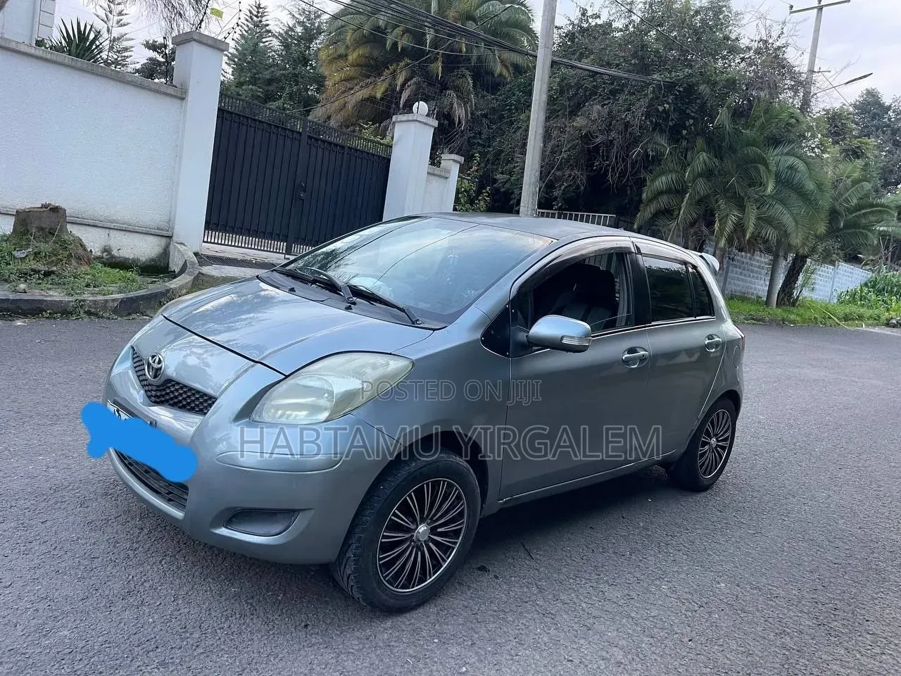 Toyota Yaris 2010 Gray