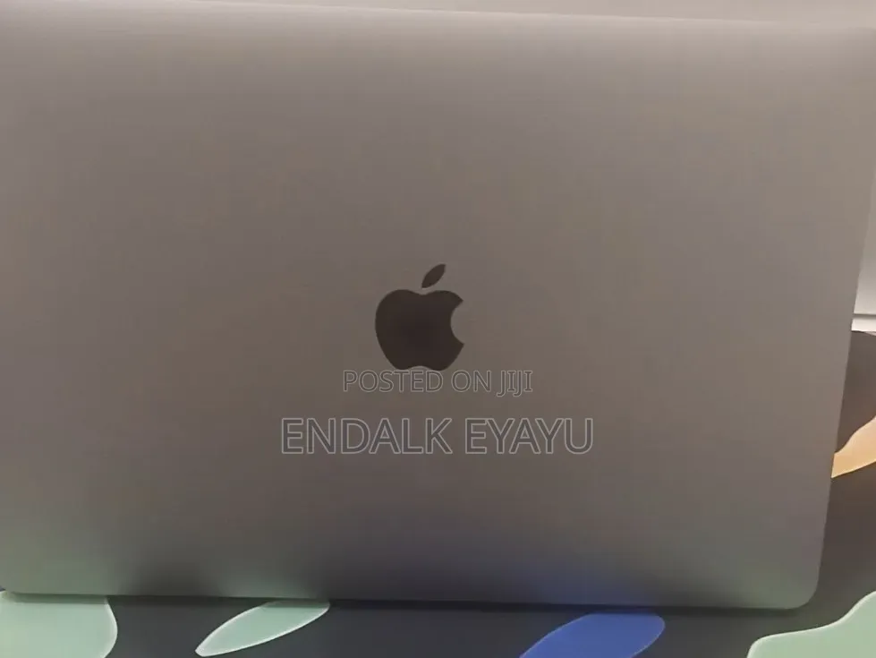 New Laptop Apple MacBook Pro 2020 M1 8GB Apple M1 Pro SSD 256GB