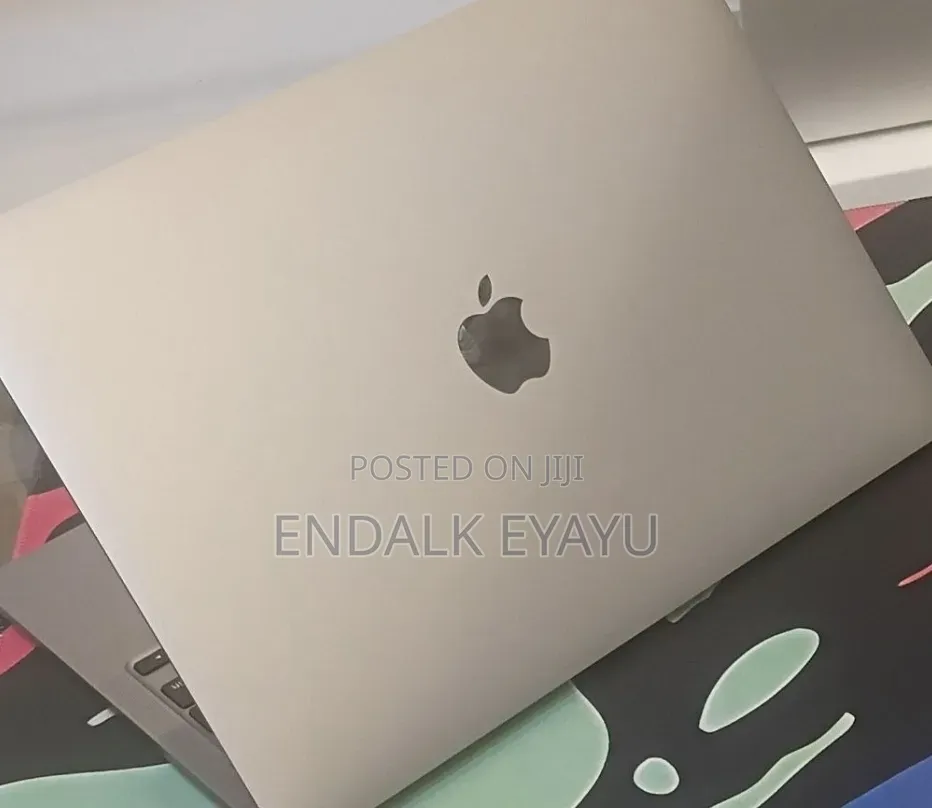 New Laptop Apple MacBook Pro 2020 M1 8GB Apple M1 Pro SSD 256GB