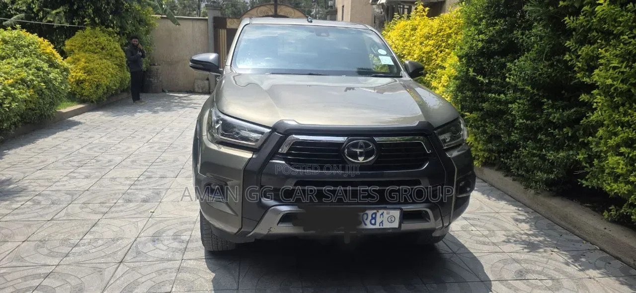 Toyota Hilux 2021 Gray
