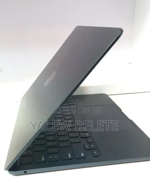 New Laptop Apple MacBook Air 2022 M2 8GB Apple M2 SSD 256GB