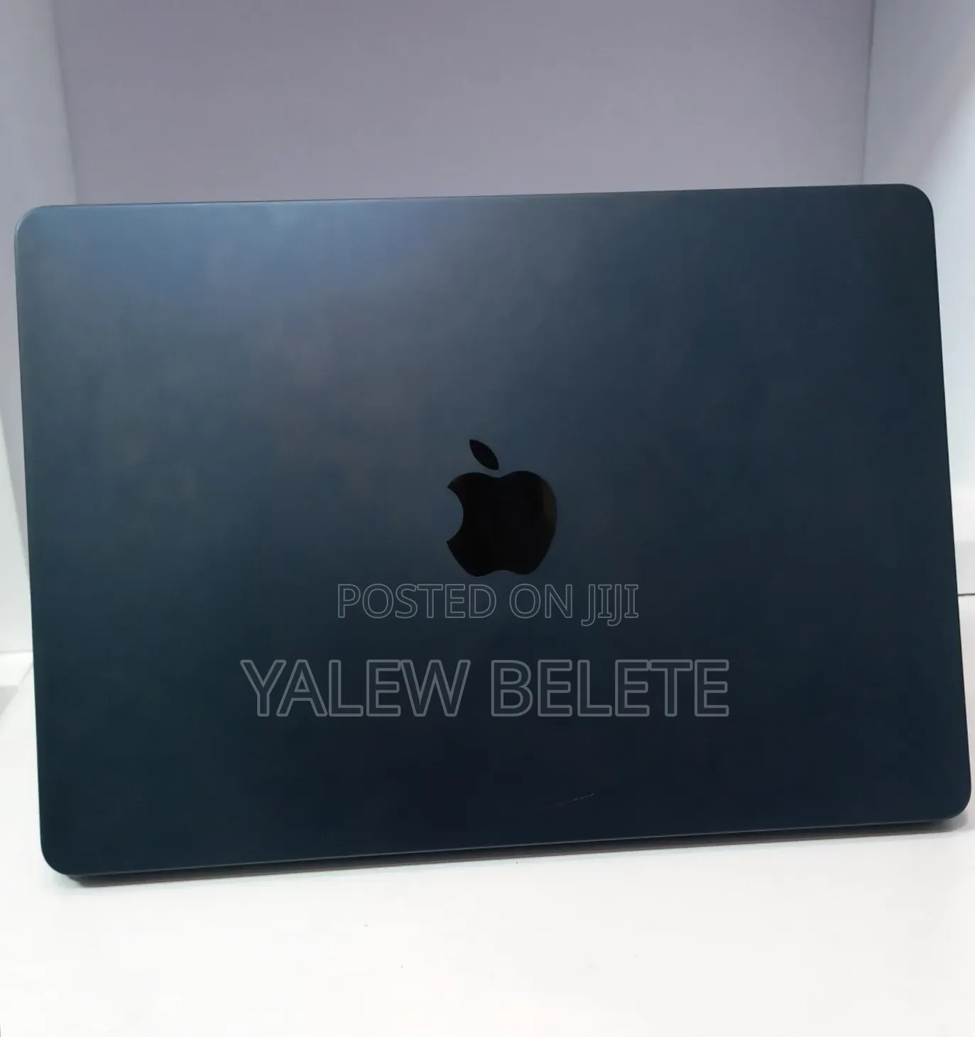 New Laptop Apple MacBook Air 2022 M2 8GB Apple M2 SSD 256GB