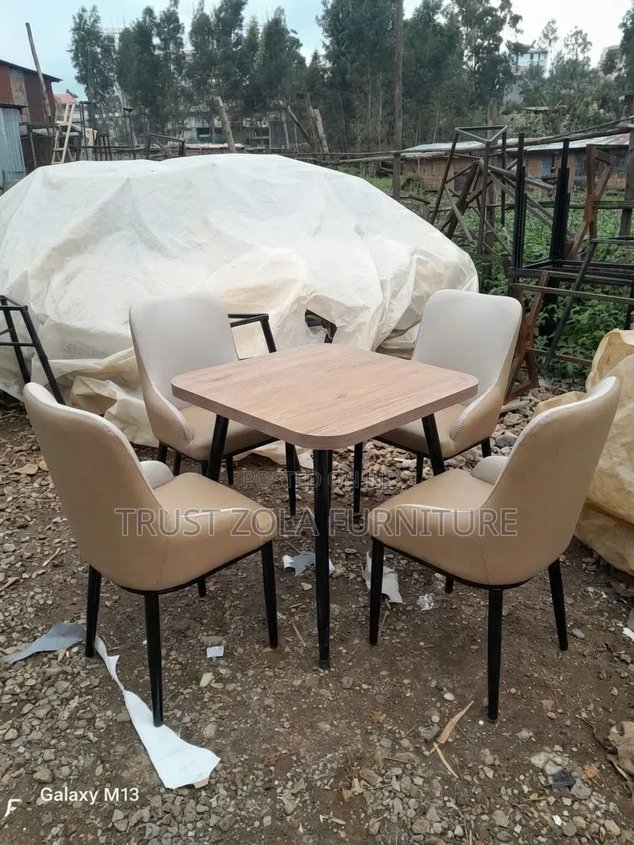 Quality የካፌ የሬስቶራንት የሆቴል የባር ወምበርና ጠረጼዛ