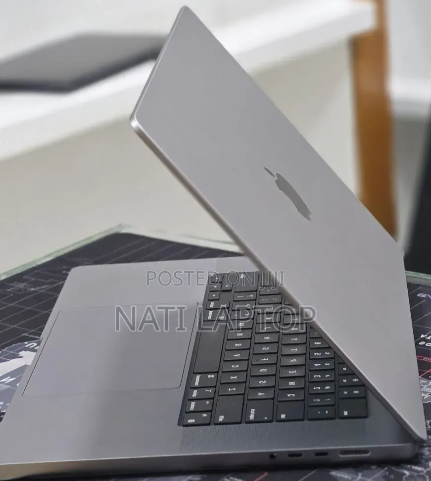 New Laptop Apple MacBook Pro 2021 M1 16GB Apple M1 Pro SSD 512GB