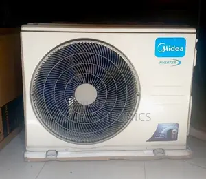 Midea Air Conditioner 12,000 BTU/h Cooling Capacity Designed