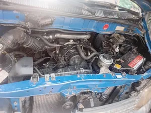 Toyota HiAce 2006 Blue