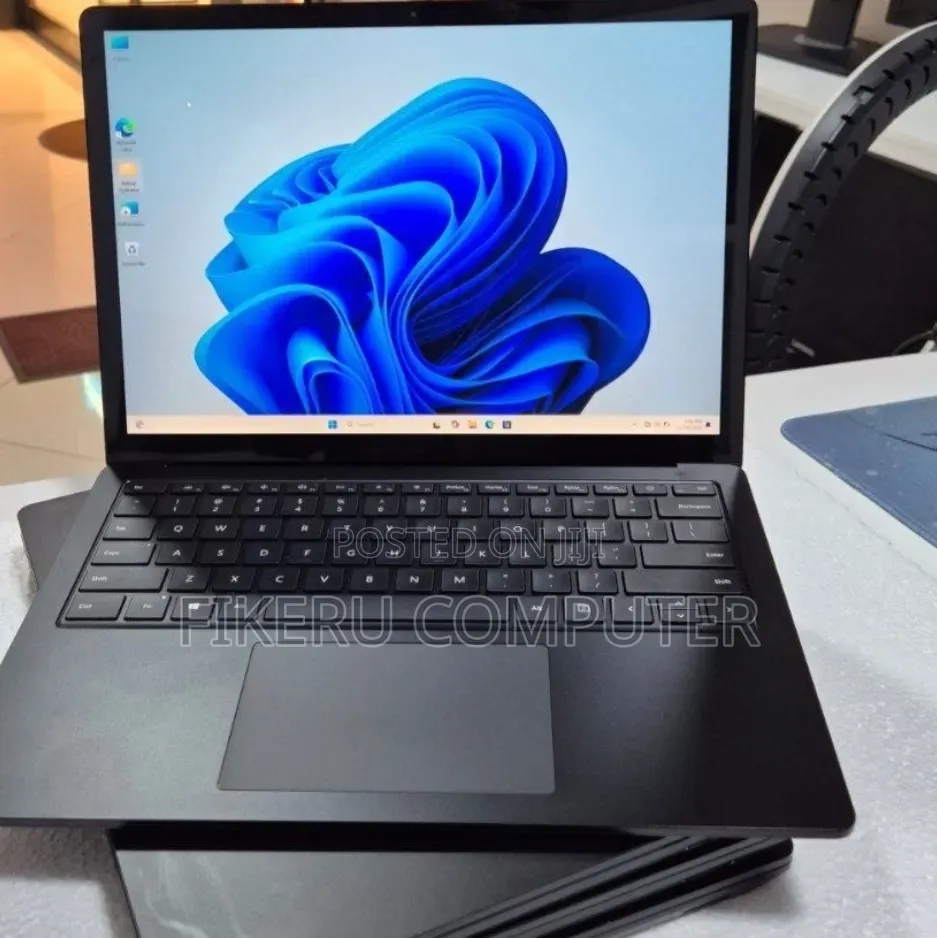New Laptop Microsoft Surface Laptop 3 16GB Intel Core i7 SSD 256GB