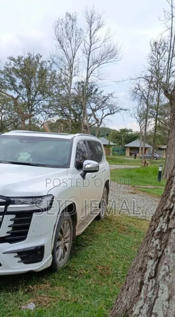 Toyota Land Cruiser 2023 White
