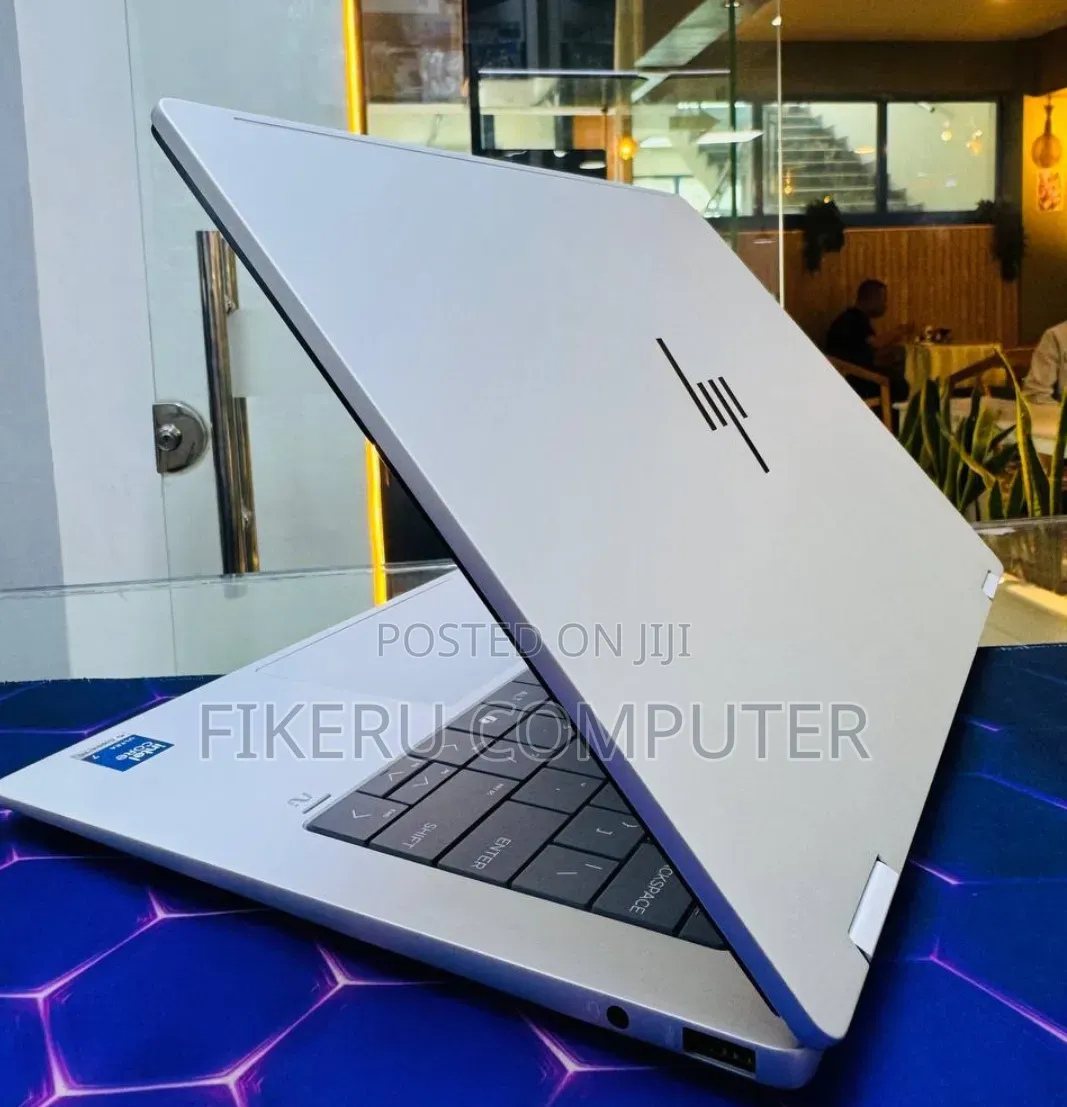 New Laptop HP OmniBook Ultra Flip 14" 16GB Intel Core Ultra 7 SSD 1T