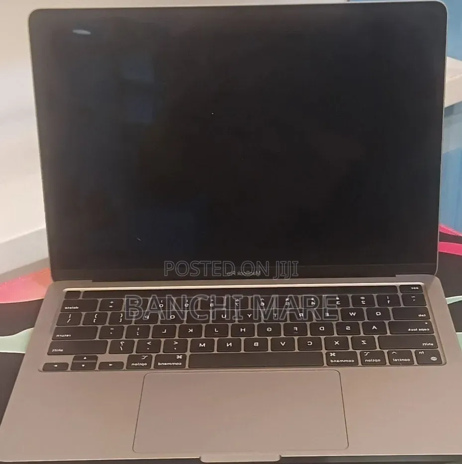 New Laptop Apple MacBook Pro 2020 M1 8GB Apple M1 SSD 256GB