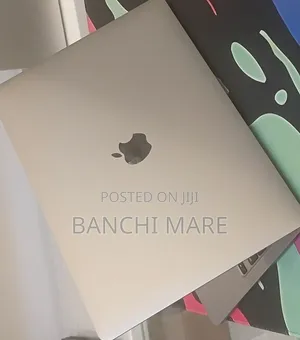 New Laptop Apple MacBook Pro 2020 M1 8GB Apple M1 SSD 256GB