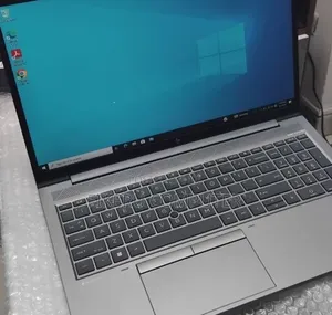 New Laptop HP ZBook Firefly G8 16GB Intel Core i7 SSD 512GB
