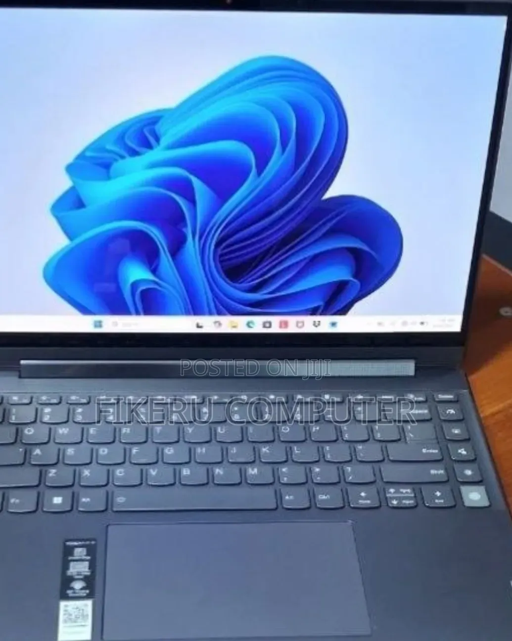 New Laptop Lenovo Yoga 9i 16GB Intel Core i7 SSD 1T