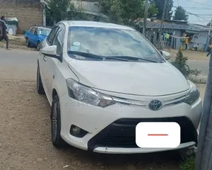 Toyota Yaris 2013 White