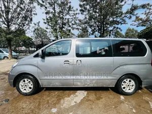 Hyundai Satellite 2015 Silver