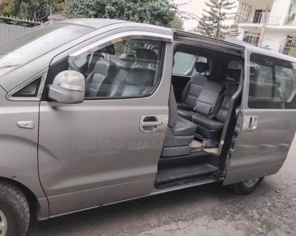 Hyundai Starex 2013 Grey