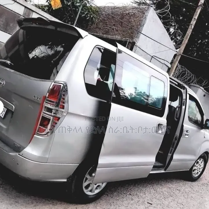Hyundai Starex 2013 Grey