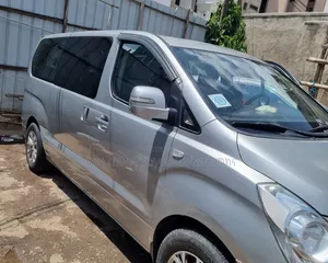 Hyundai Starex 2015 Silver