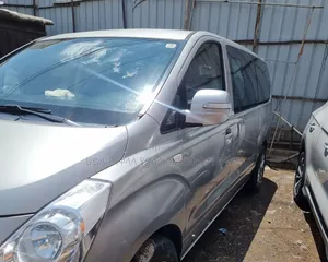 Hyundai Starex 2015 Silver