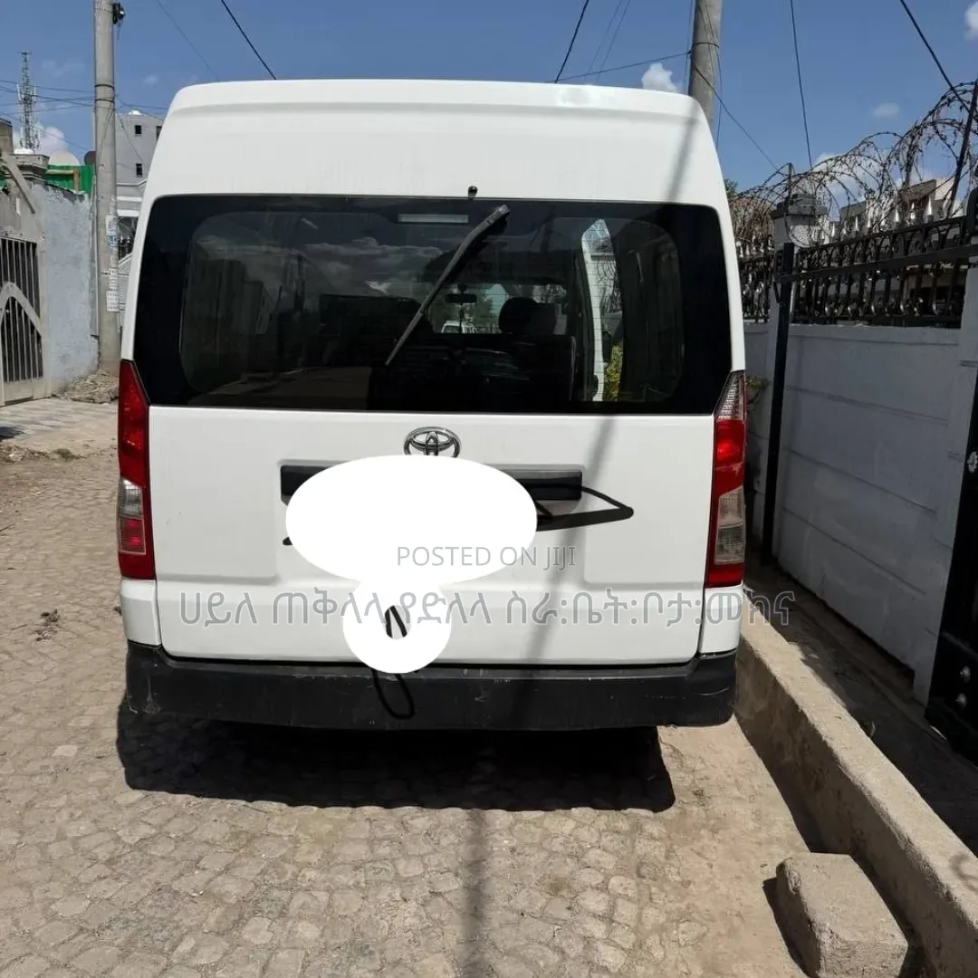 Toyota HiAce 2020 White