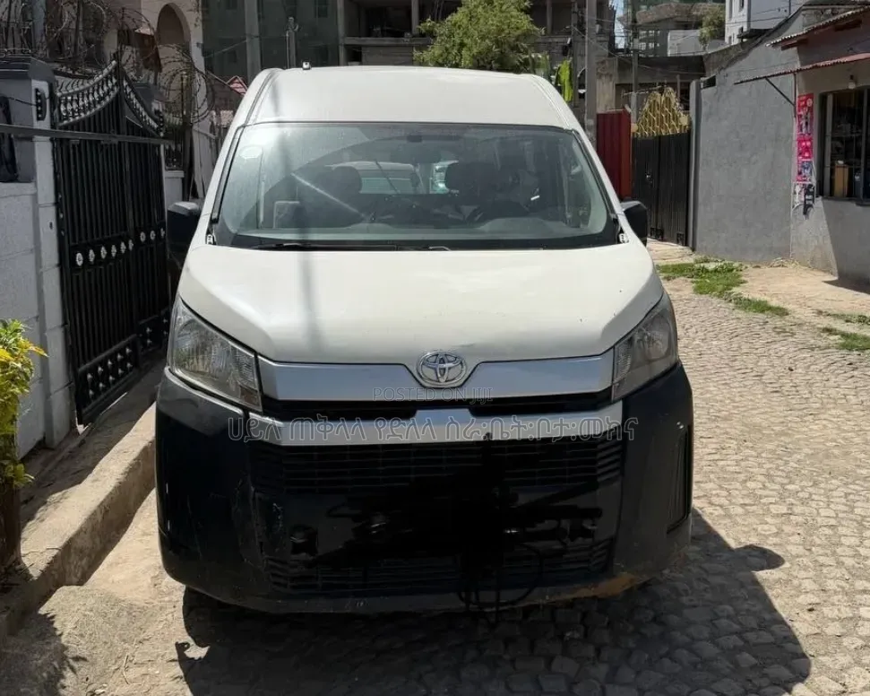 Toyota HiAce 2020 White