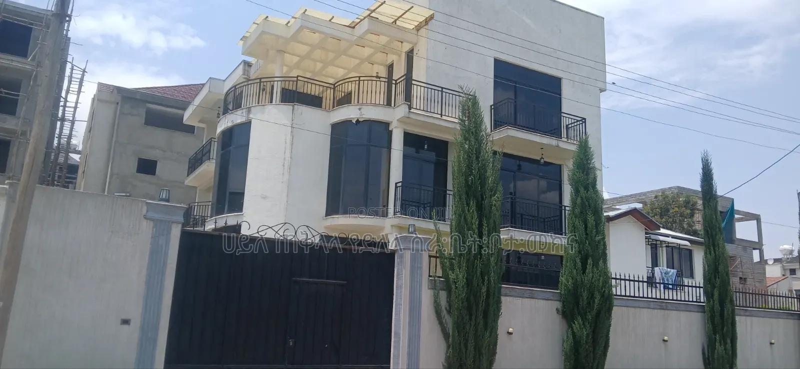 Furnished 8bdrm Townhouse/Terrace in Ayat Zone Inside, Yeka for sale