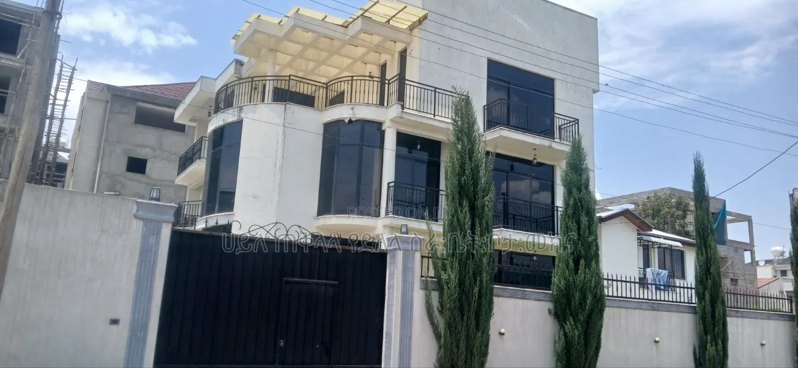 Furnished 8bdrm Townhouse/Terrace in Ayat Zone Inside, Yeka for sale