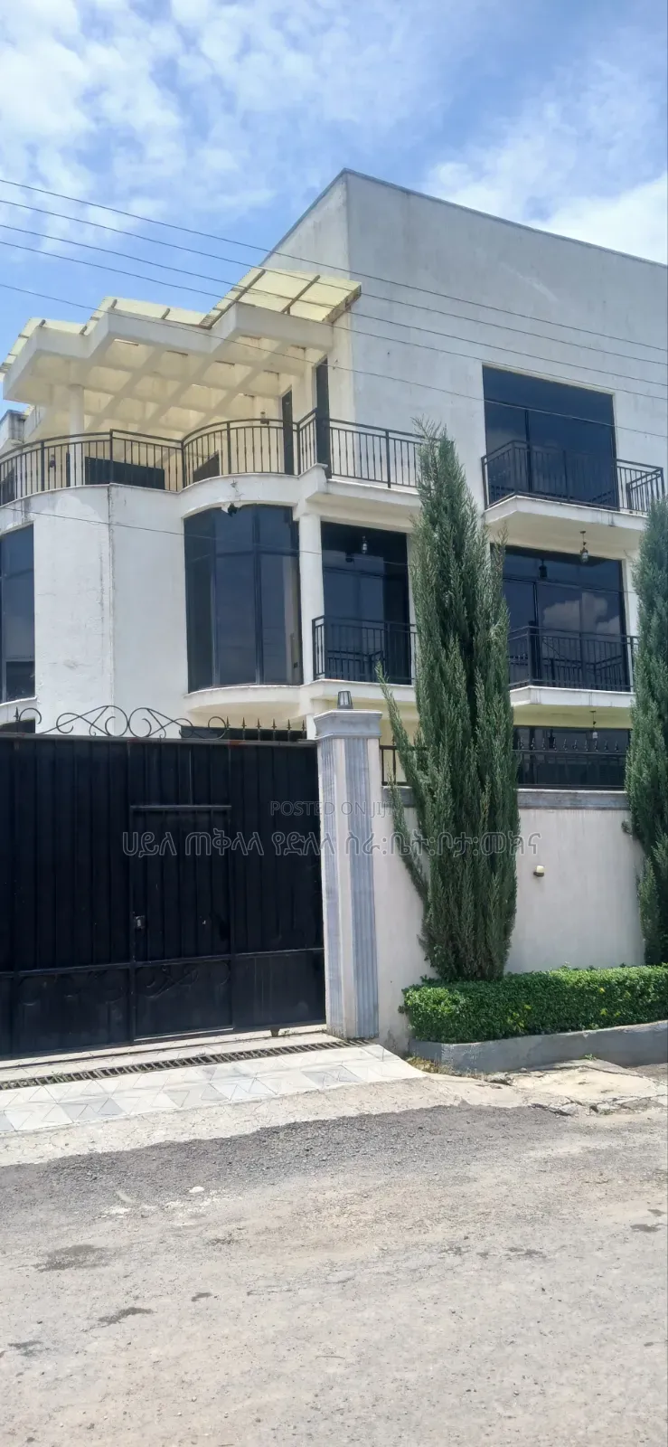 Furnished 8bdrm Townhouse/Terrace in Ayat Zone Inside, Yeka for sale