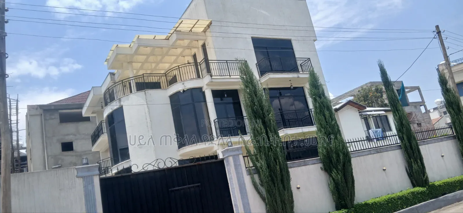 Furnished 8bdrm Townhouse/Terrace in Ayat Zone Inside, Yeka for sale