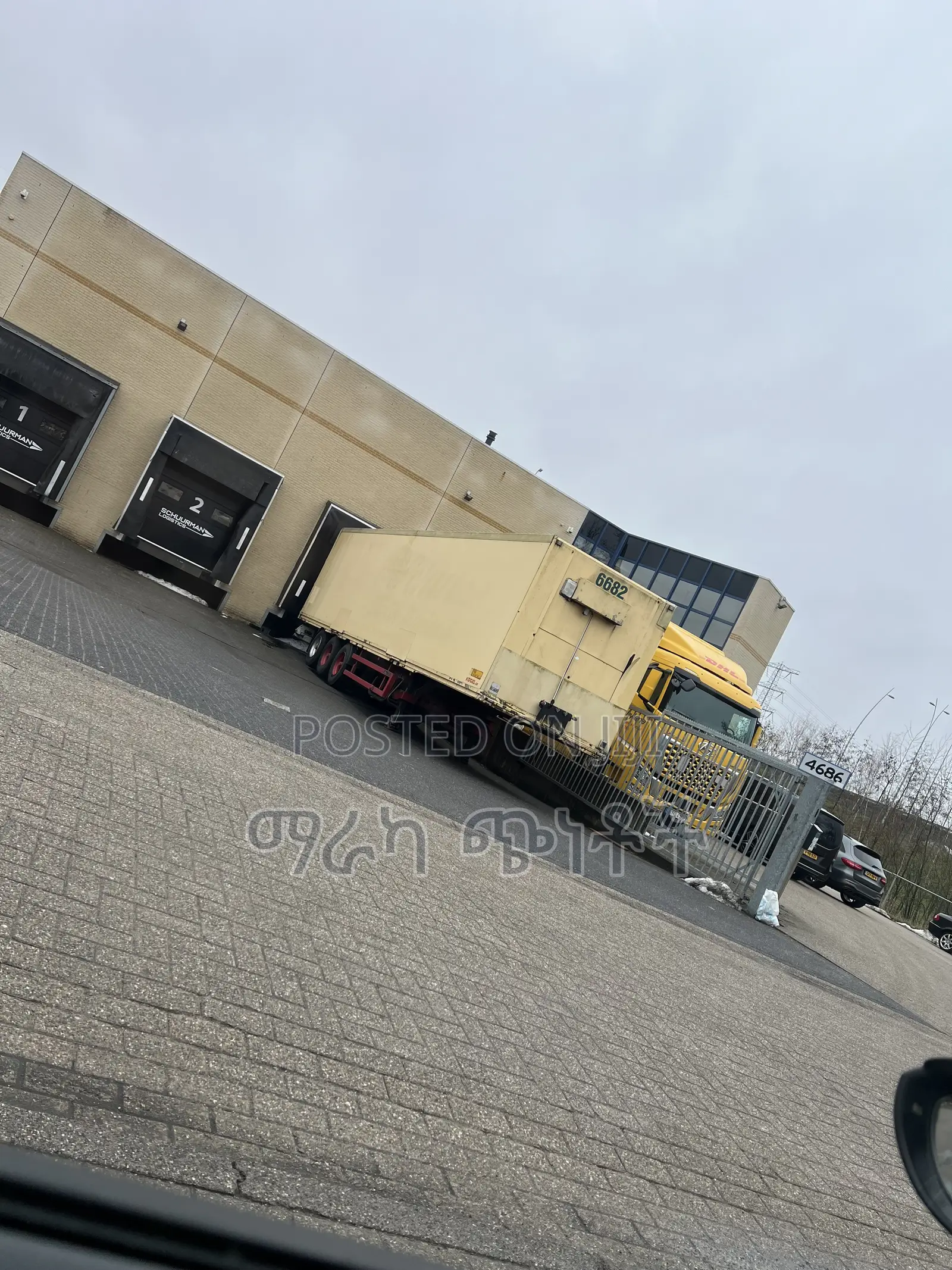 የአውሮፓ Daf Cf የጭነት መኪና ከ Koegel ተሳቢ ጋር