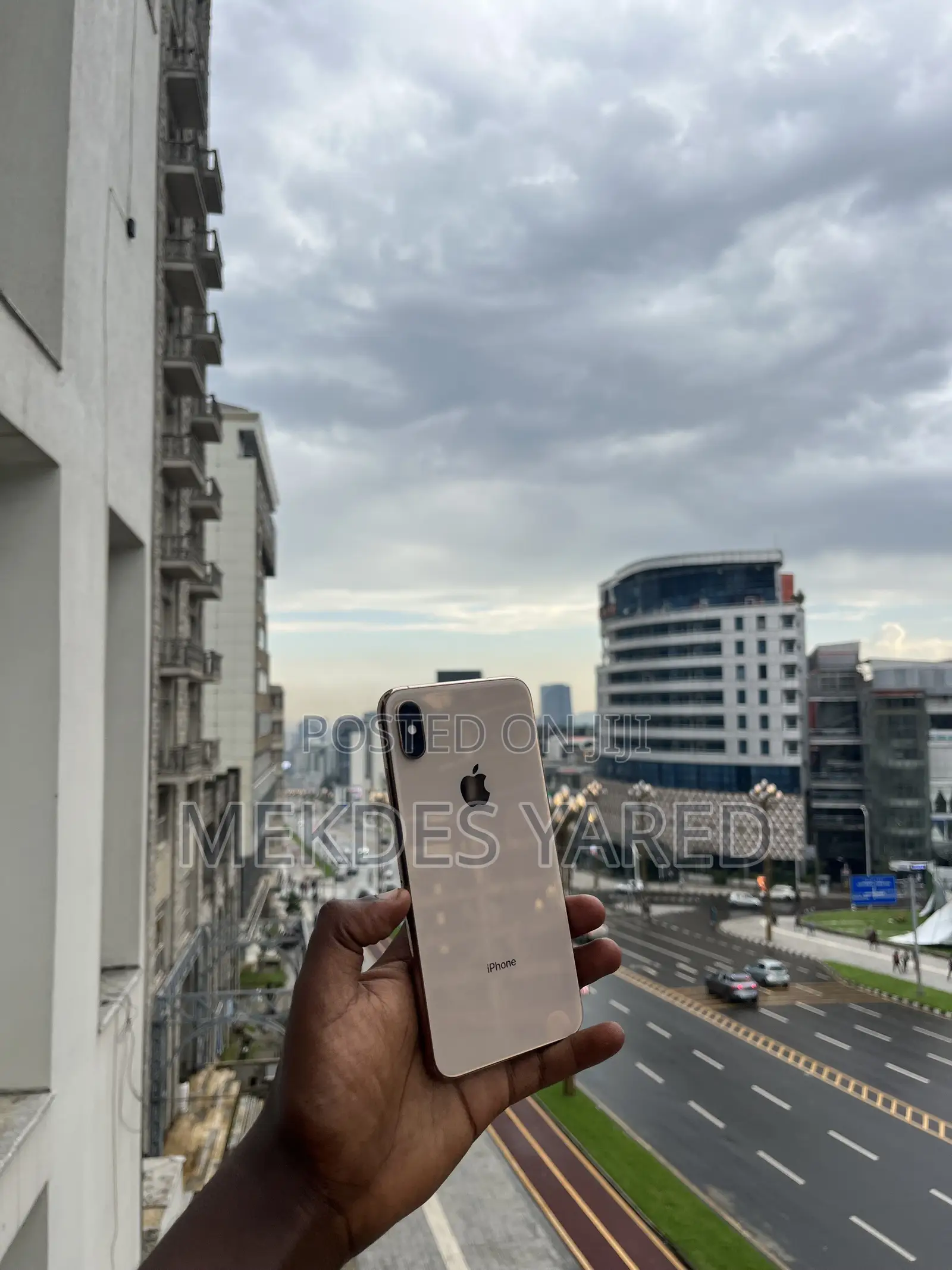 New Apple iPhone XS Max 64 GB Gold