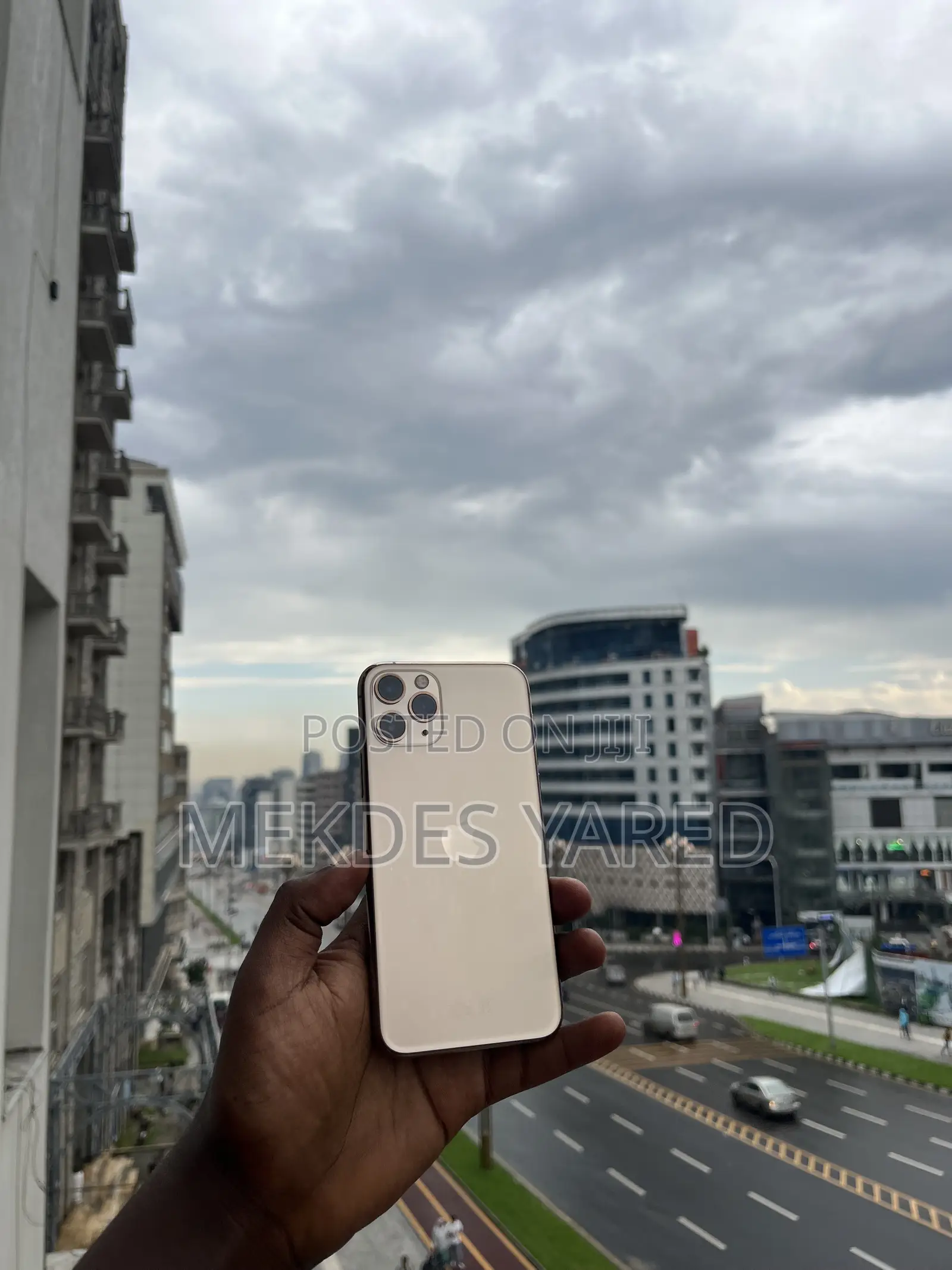 New Apple iPhone 11 Pro 256 GB Gold